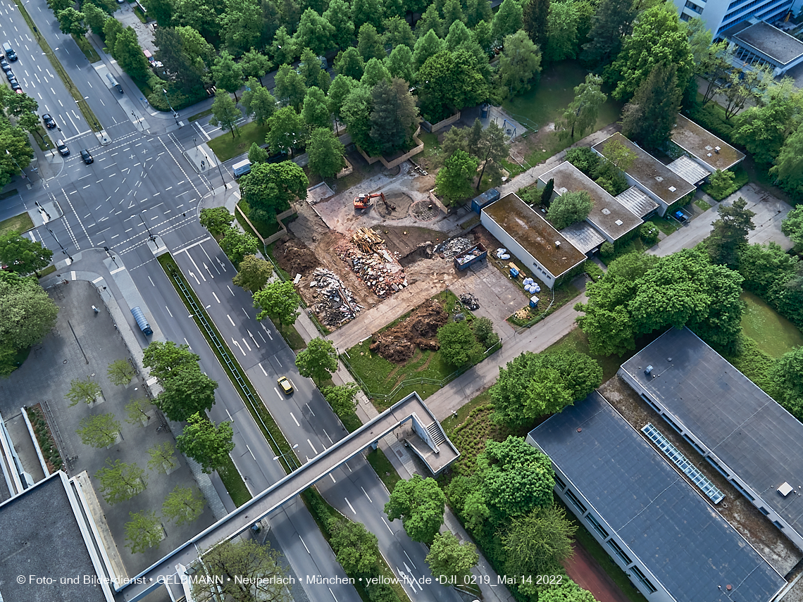 14.05.2022 - Luftbilder von der Baustelle Haus für Kinder in Neuperlach